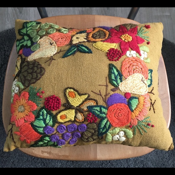Vintage Finished Crewel Embroidery Repurposed Floral Rectangular Accent Pillow - Picture 11 of 16